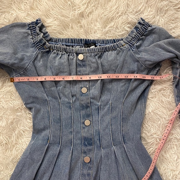 VENUS Light Wash Denim Off-Shoulder Button Front Mini Dress Size 2 Corset Waist - Picture 9 of 9